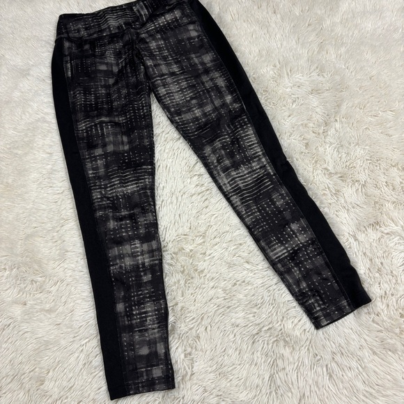 Eddie Bauer black/gray print leggings Woman’s size small - Picture 7 of 9